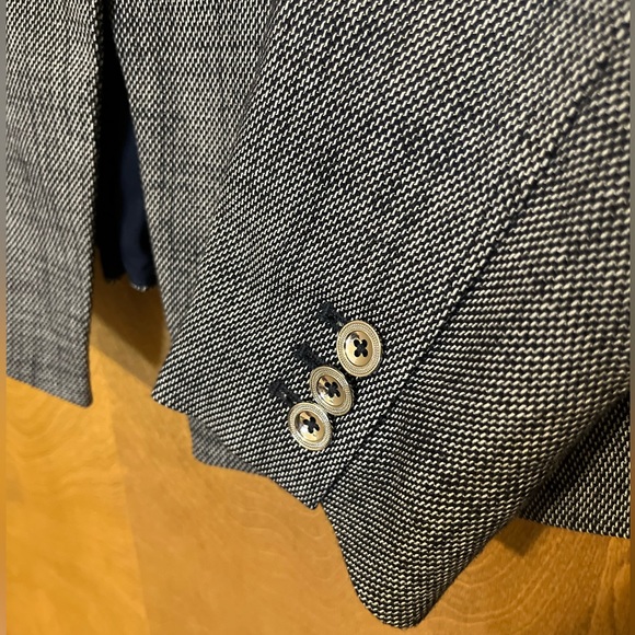 Grey and Navy Plaid Blazer White House Black Market - Picture 4 of 6